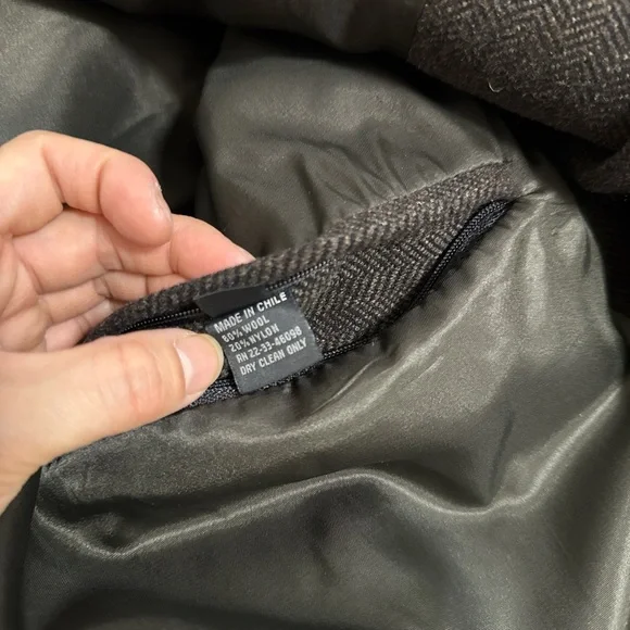 DKNY Wool Blend herringbone Brown Long Coat Size 42 Shoulder Pads Button Closure - Picture 4 of 15